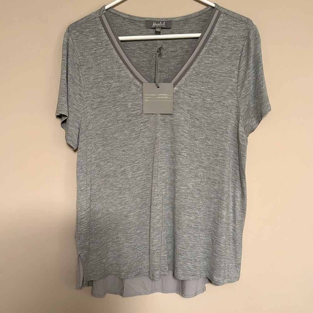 NWT Two tone, gray Fancy V-neck T-Shirt